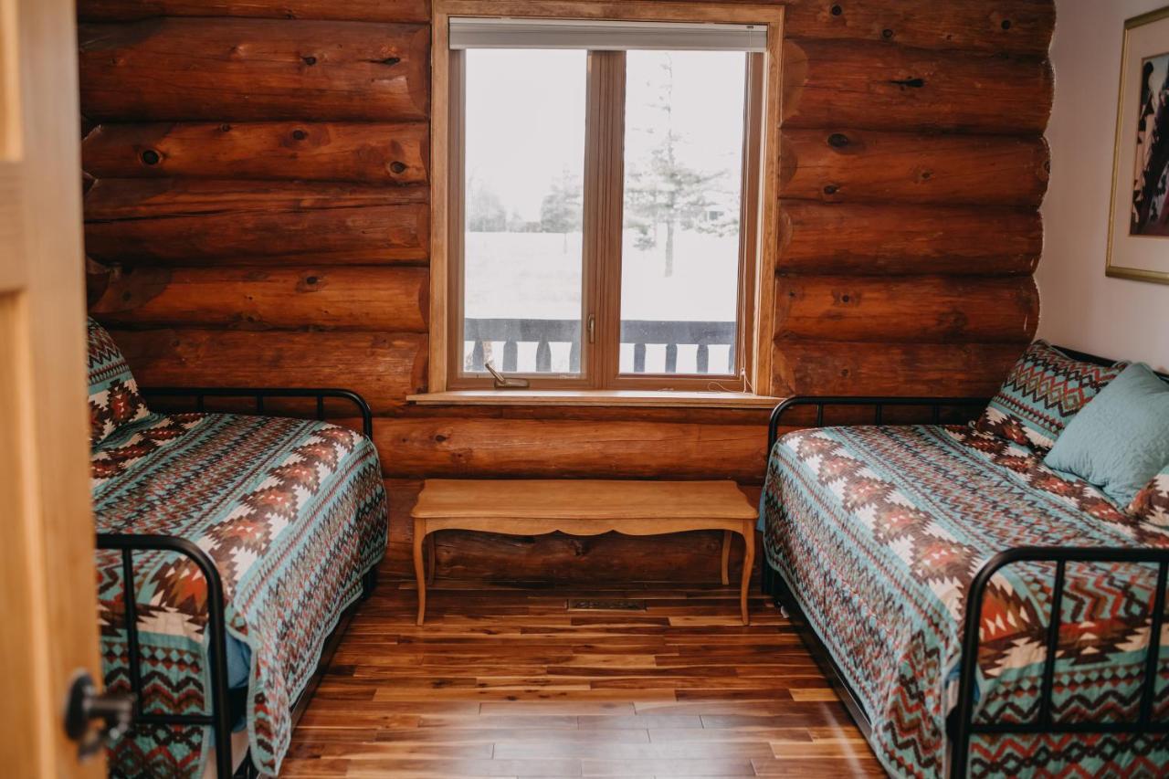 The Lodge At Lakeshore Belle River Exteriér fotografie